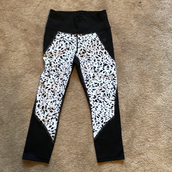 Athleta Pants - Athlete capris size small